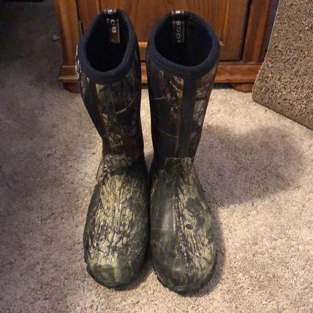 Bogs high rubber camo boots